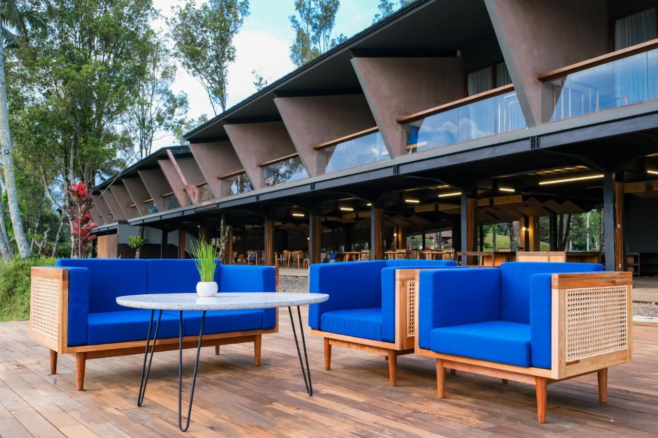 Teras Hotel Ijen Banyuwangi Banyuwangi  Buitenkant foto